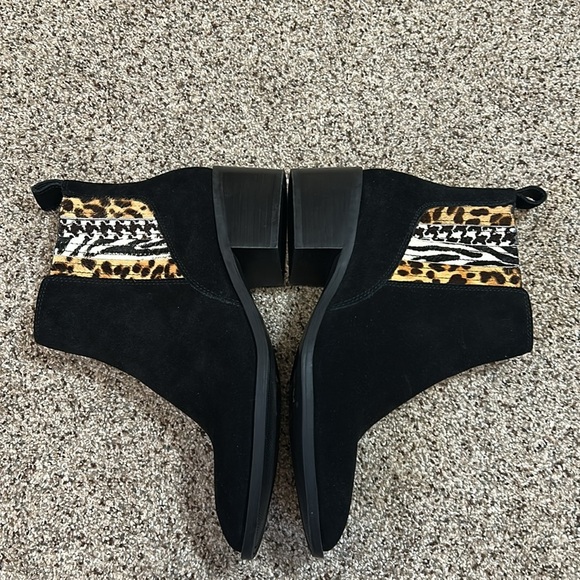 CROWN VINTAGE Tolana black suede animal print ankle booties size 8.5 - Picture 10 of 16